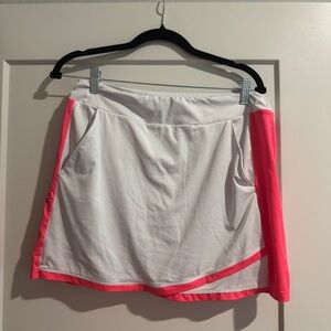 Tail Women's white/hot pink golf skort